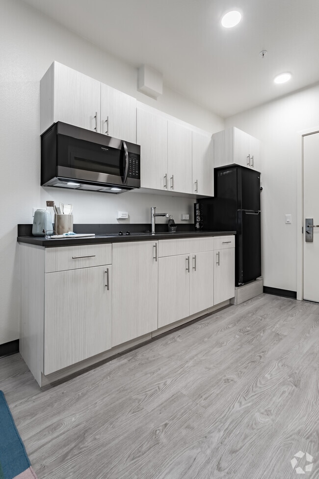 1BR, 1BA – 400 SF