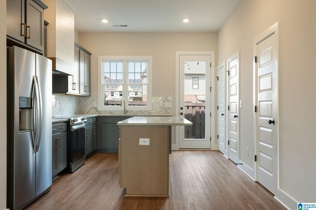 Photo - 1191 Windsor Sq
