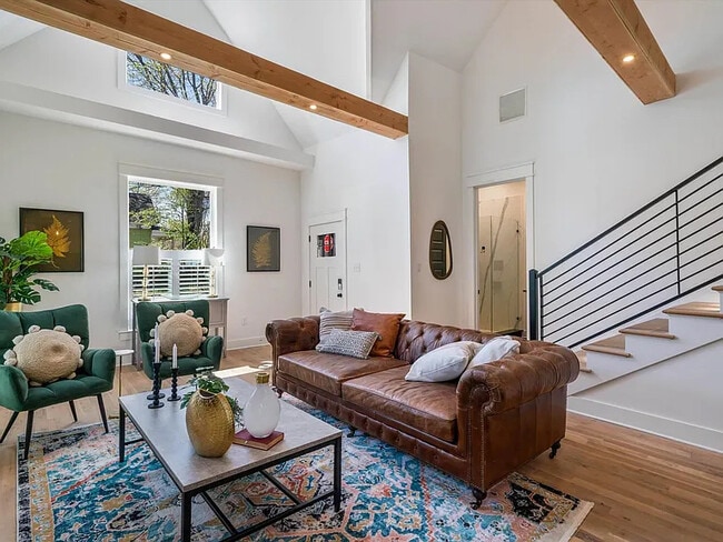 Photo - 2228 Oliver Ave