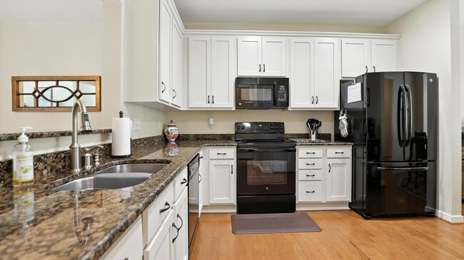 Photo - Charming 3 Bed, 2.5 Bath Condo in Midlothi...