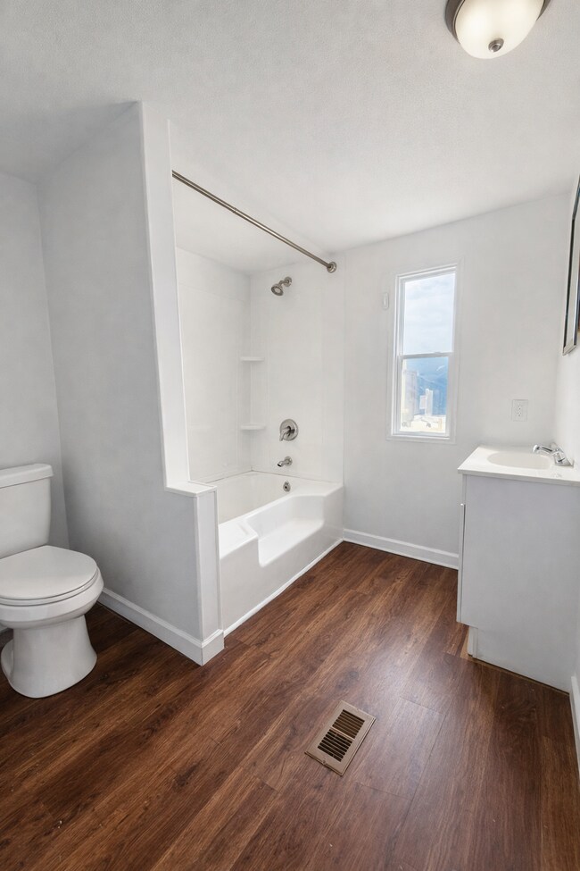 Photo - 412 McElhaney Rd