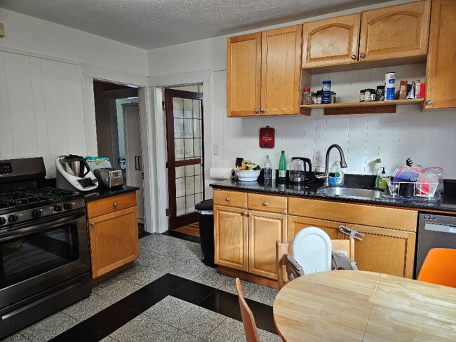 Photo - 152 Raymond St Unit 152 Raymond