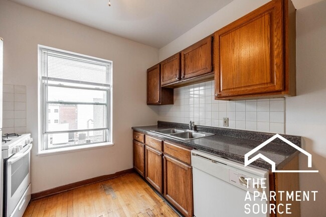 Photo - 3153 W Argyle St Unit 2W