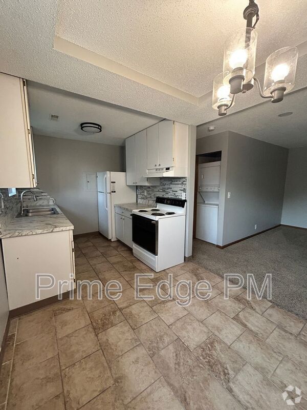 Building Photo - 4621 Prescott Ave Rental