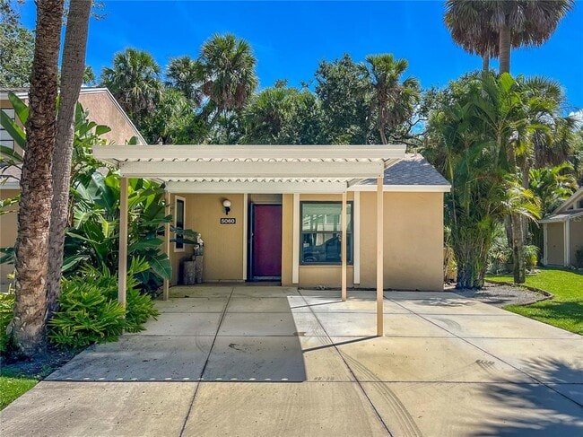 Building Photo - 5060 Village Garden Dr