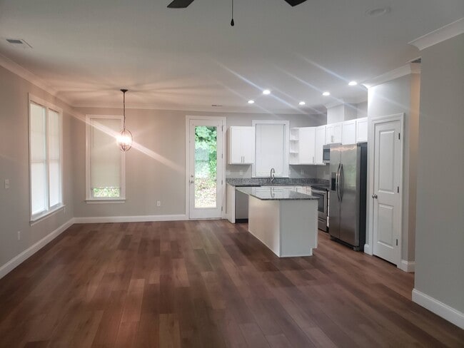 Photo - 214 Forest Dr