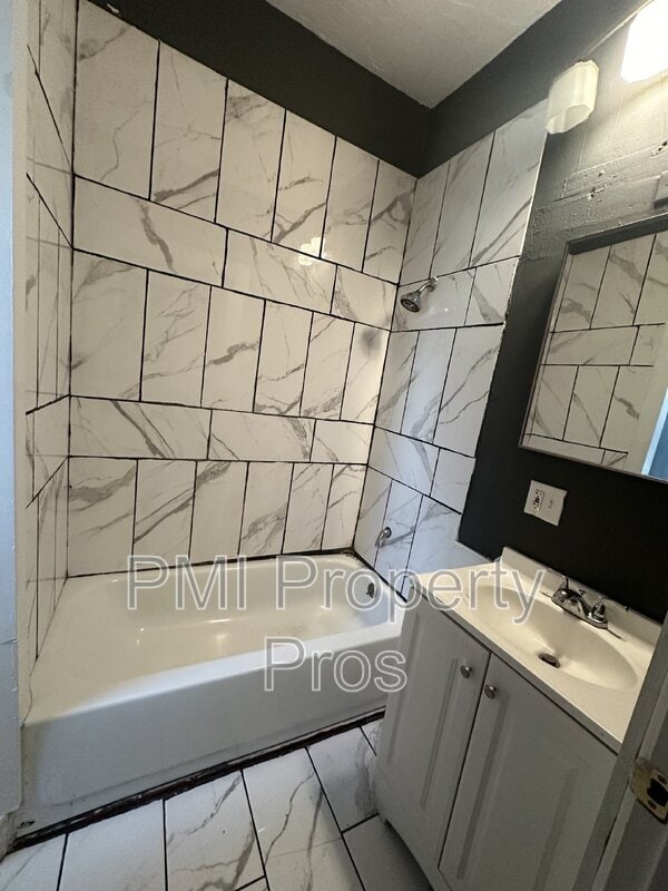 Photo - 2111A N 34th St