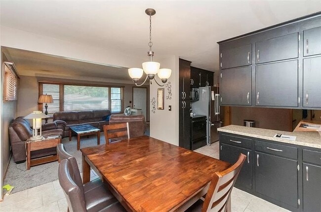 Photo - 2067 Larry Dr NE