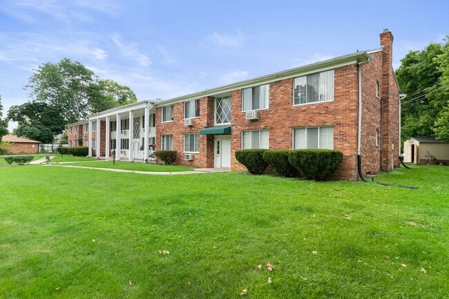 Photo - Potomac Village (Lansing Property Holdings LLC)