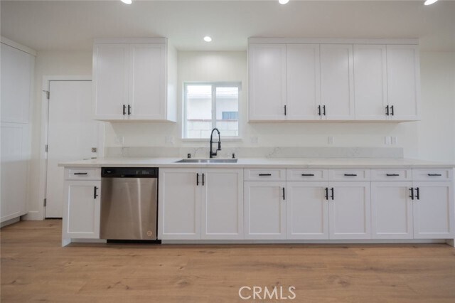 Photo - 14727 Leadwell St