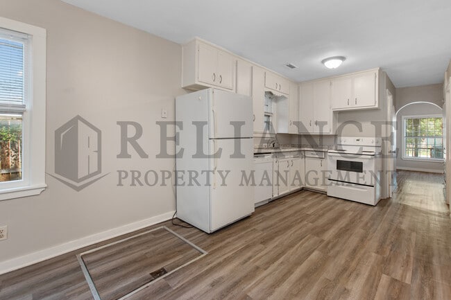 Photo - 1303 W 33rd St S