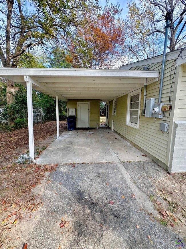 Photo - 108 Smith Pl