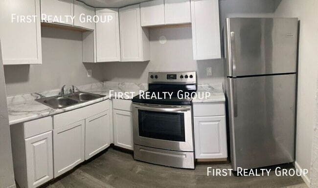 Photo - 305 N Broadway-#2 Unit #2