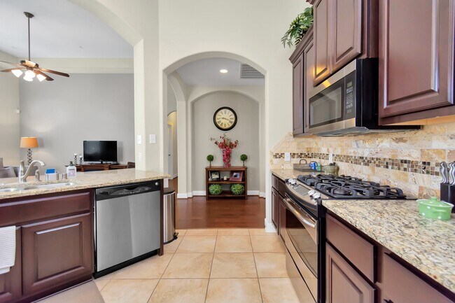 Photo - 63 S Victoriana Cir