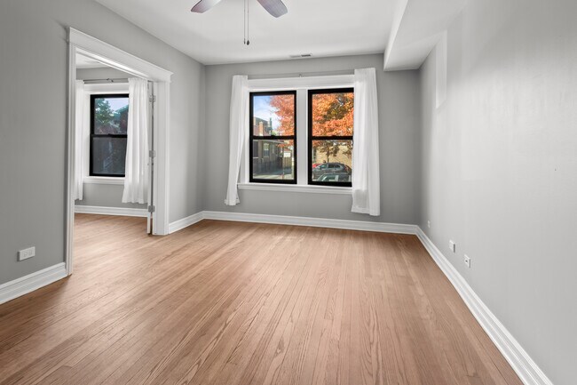 2211 W Winona St Unit 1