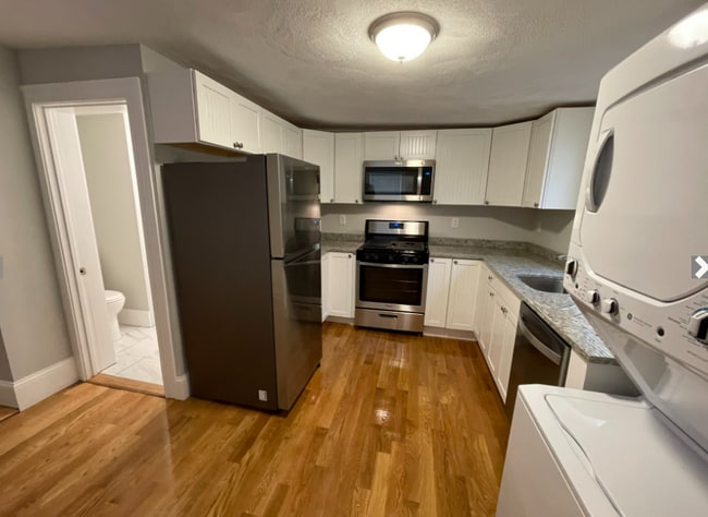 Building Photo - 309 Highland Ave Unit R