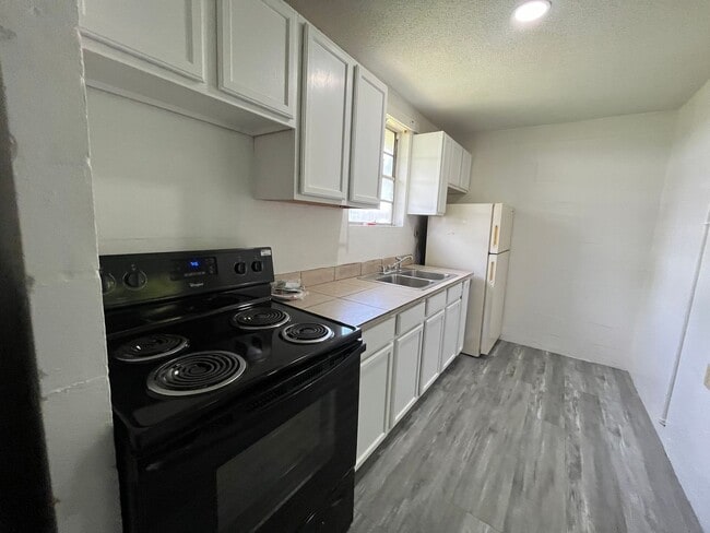 Photo - REMODELED 1 Bedroom, 1 Bathroom Brick Apartment (ask about our move in special!) Unit 811 McGee Street NE Live Oak 32064
