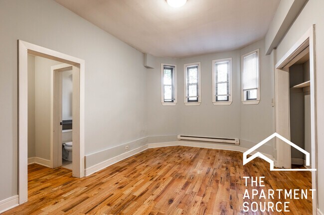 Photo - 4635 N Paulina St