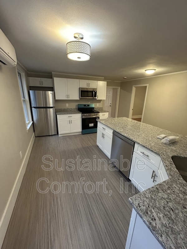 Building Photo - 12 Creston St Unit 2