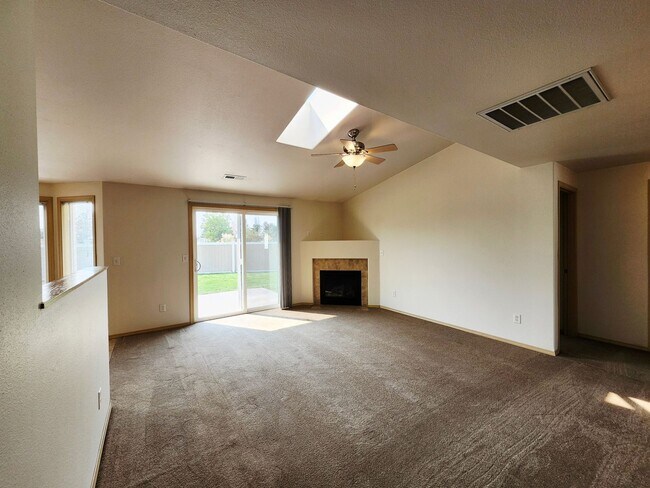 5822 Austin Ct