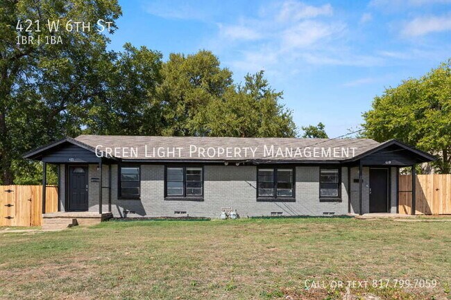 Photo - 421 W 6th St