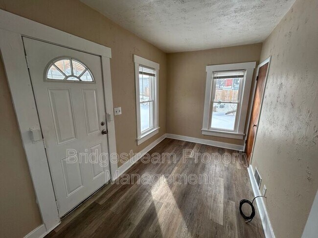 Photo - 168 Grove Ave