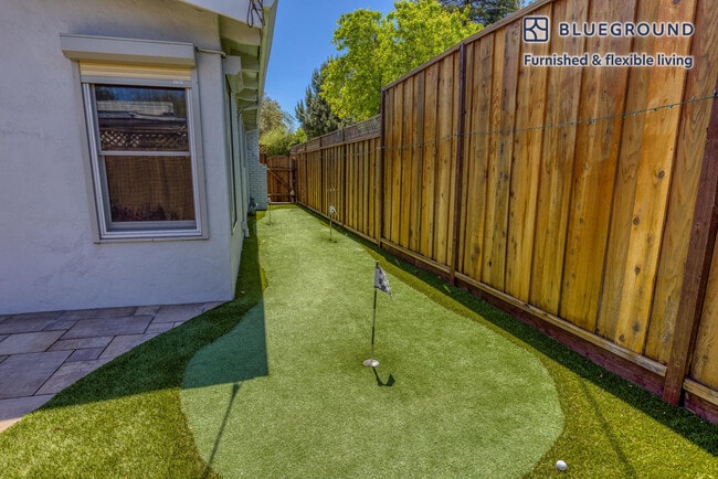 2347 Sunny Vista Dr