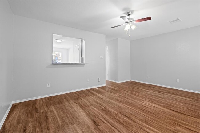 Photo - 1815 River Crossing Cir