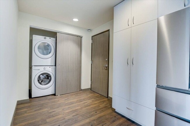 3 Bed / 2 Bath - Entry