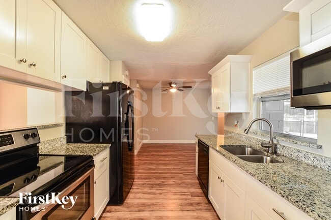 561 Hibiscus Rd