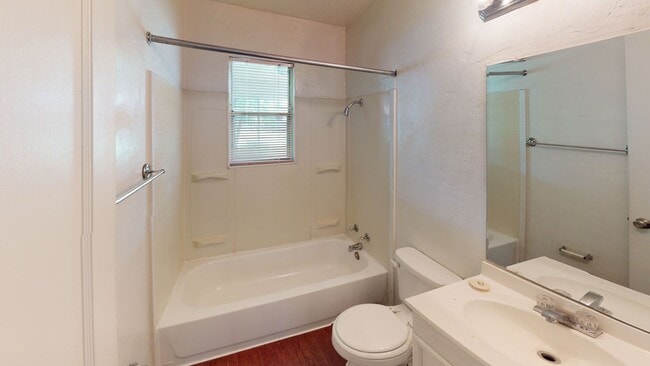 Photo - 3 Bedroom/1 Bath - Home Walking Distance to UNT Campus