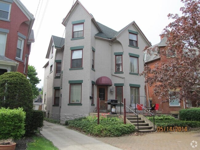 Building Photo - 337 W 6th St Unit 3 Rental