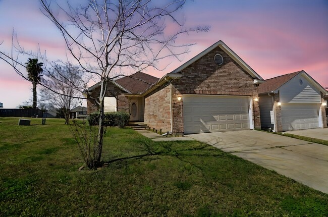 Building Photo - 105 Cove Pl Ct Rental