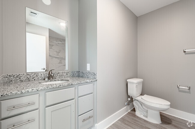 1BR, 1BA - 677SF - Bathroom