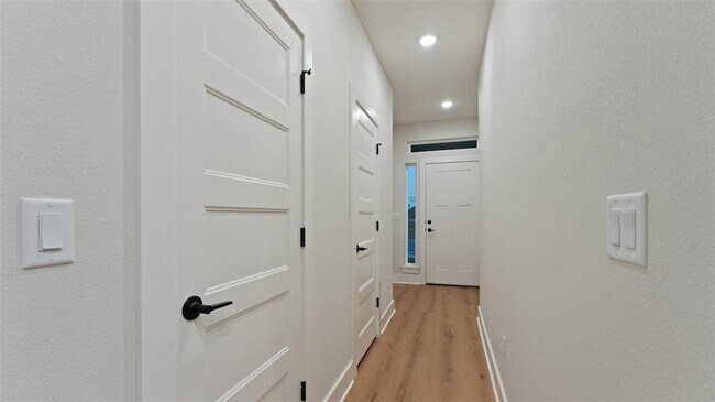 Photo - 1861 Lapis Ave