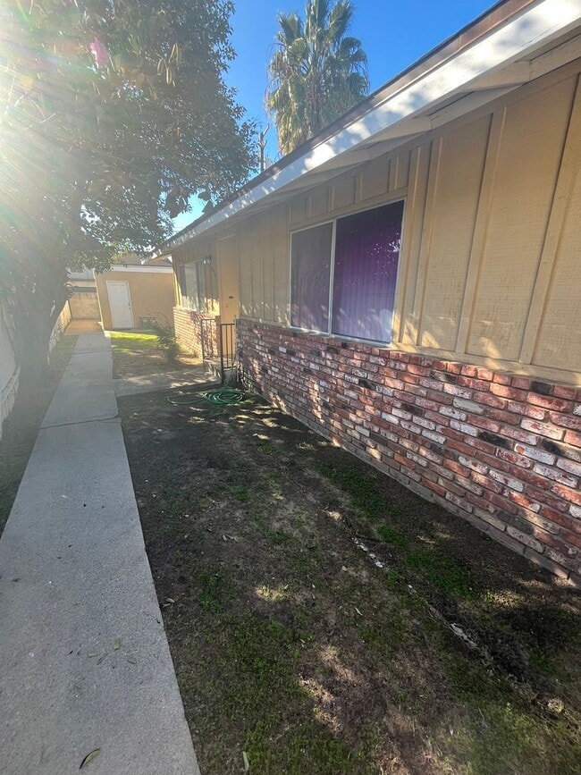 Building Photo - 156-158 W. Center St Unit 158 W. Center St