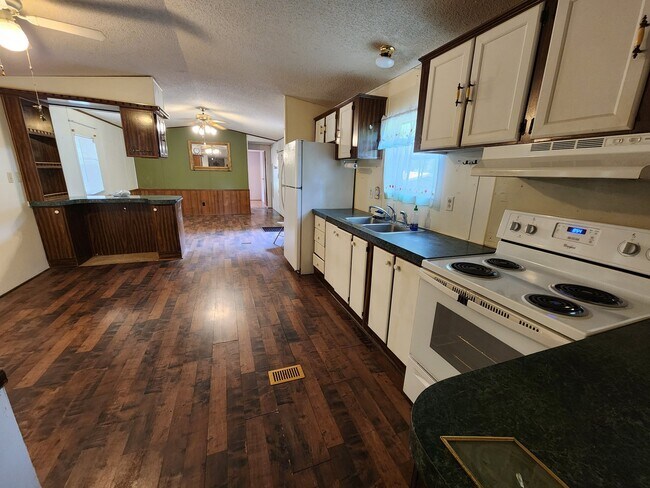 Photo - 7900 Eastview Dr