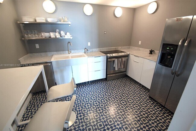 Photo - 1800 Collins Ave Unidad 18F