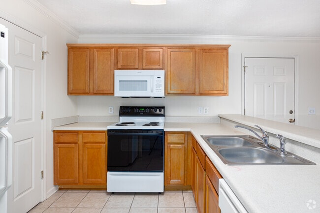 3BR, 2BA - 1,100SF - Kitchen