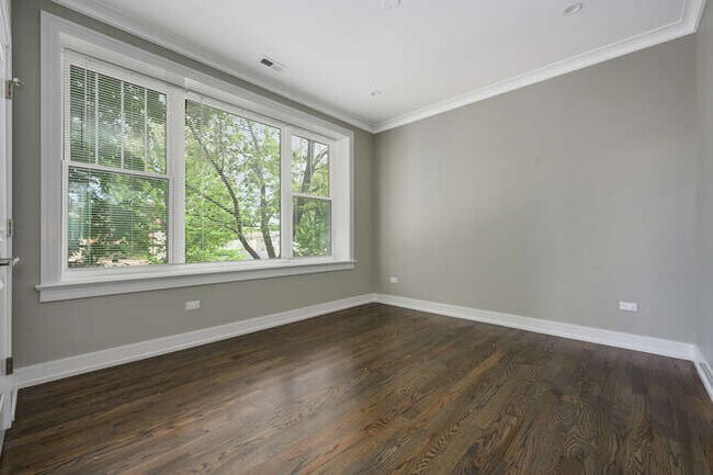 Photo - 5801 W Ainslie St Unit 2R