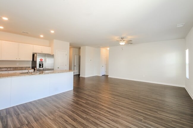 Photo - 367 Augustine Dr