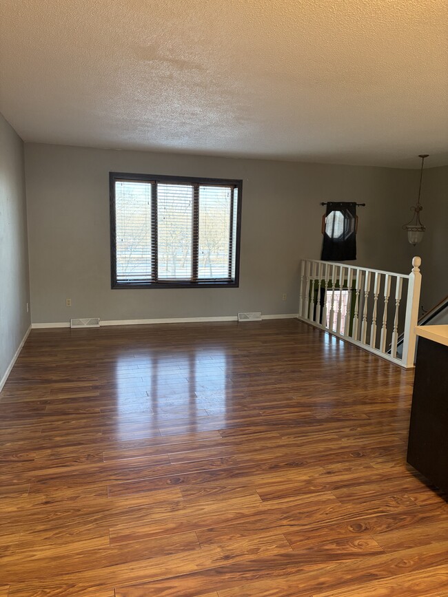 Photo - 1018 N Benton Dr