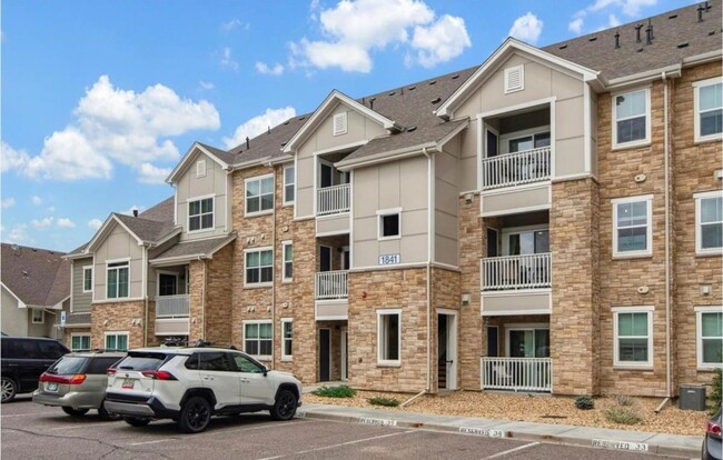 Building Photo - 1831 S Dunkirk St Rental