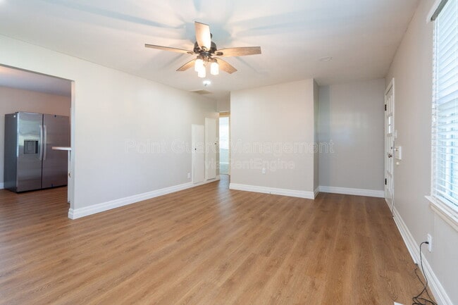 Photo - 547 N Custer St