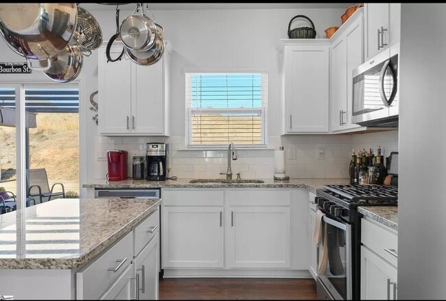 Photo - 211 Darrowby Wy