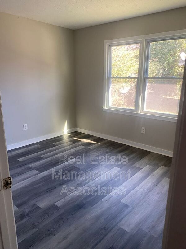 Photo - 521 E Central Ave