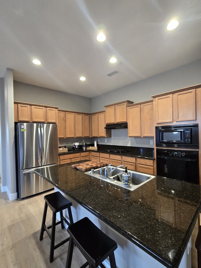 Photo - 992 Bella Rosa Dr