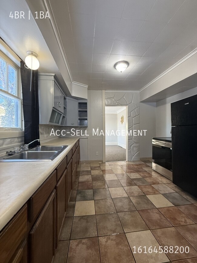 Photo - 106 Haifley Pl SE