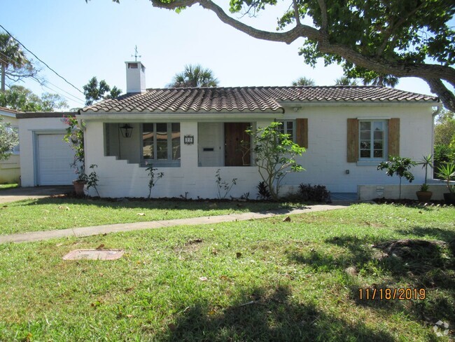 Building Photo - Adorable Beachside 2 Bedroom Cottage with ... Rental