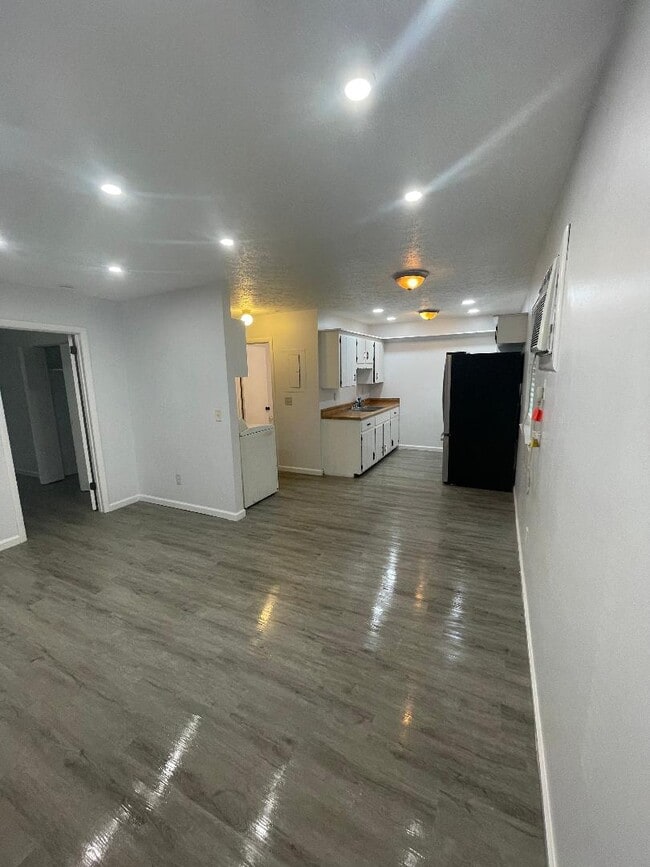 Photo - 115 Myatt Dr Unit A